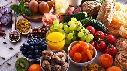 关于食品仓库，是自己管理还是托管呢？