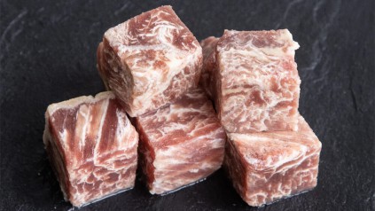 想顺利进口冻牛肉？那你知道广州南沙港报关要注意什么吗？